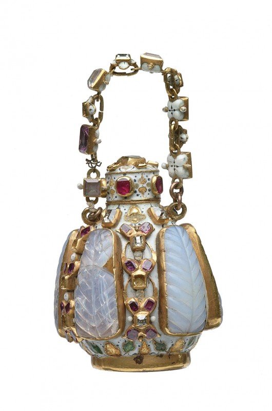 Jewelled scented bottle of white enamel and gold: 16th - 17th ce