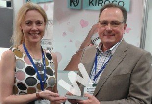 Основатель Kiroco Найджел Таунсенд получает награду лучшая инновация года.