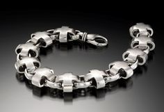 Браслет с крестообразными звеньями из стерлингового серебра от Heston Designs, цены варьируются