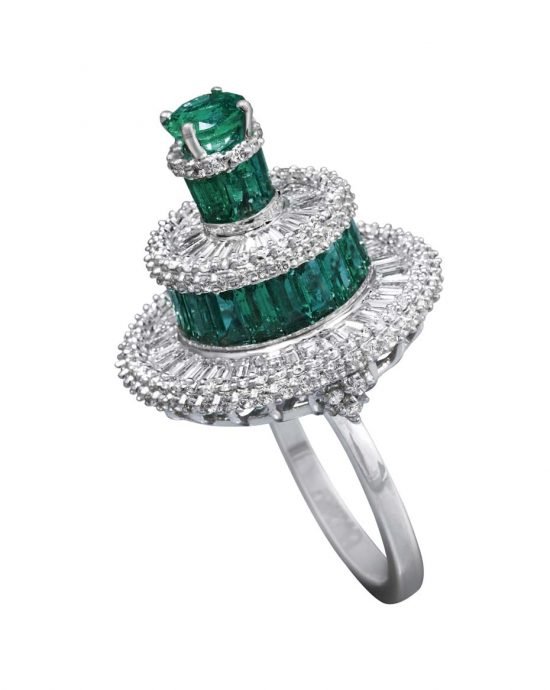 Коллекция MINAWALA Festival of Emeralds, кольцо из белого и желтого золота с бриллиантами и изумрудами