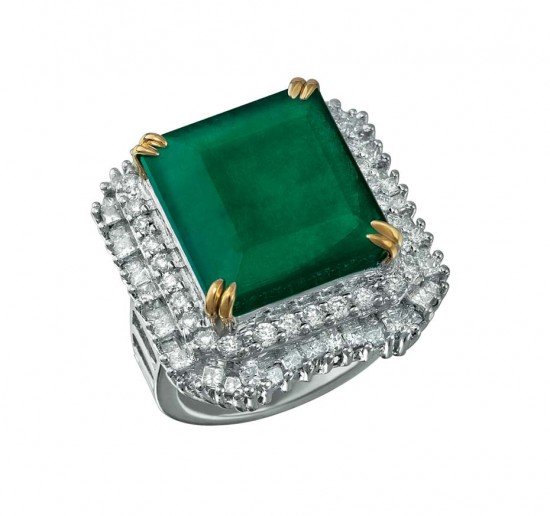 Коллекция MINAWALA Festival of Emeralds, кольцо из белого и желтого золота с бриллиантами и центральным изумрудом