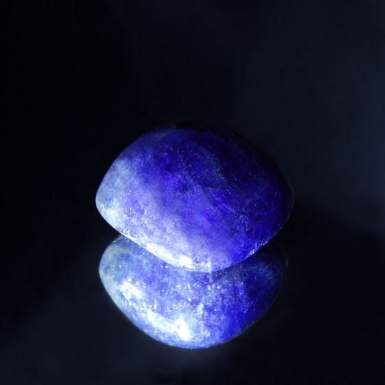 Крупнейший в мире шлифованный драгоценный камень танзанит