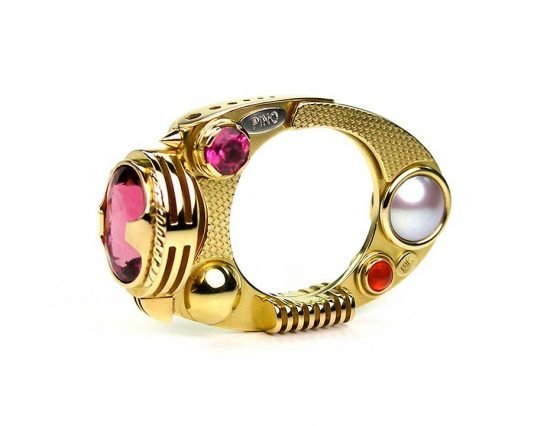 Золотое кольцо с розовым турмалином, жемчугом и сердоликом от Клаудио Пино (Claudio Pino)