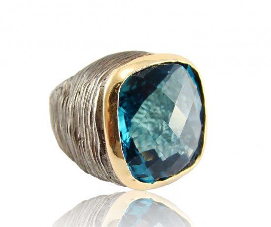 Коктейльное кольцо от Corrado Giuspino с сине-зеленым топазом