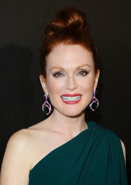0517_Julianne-Moore_at_Hunger-Games_party_with_Chopard2