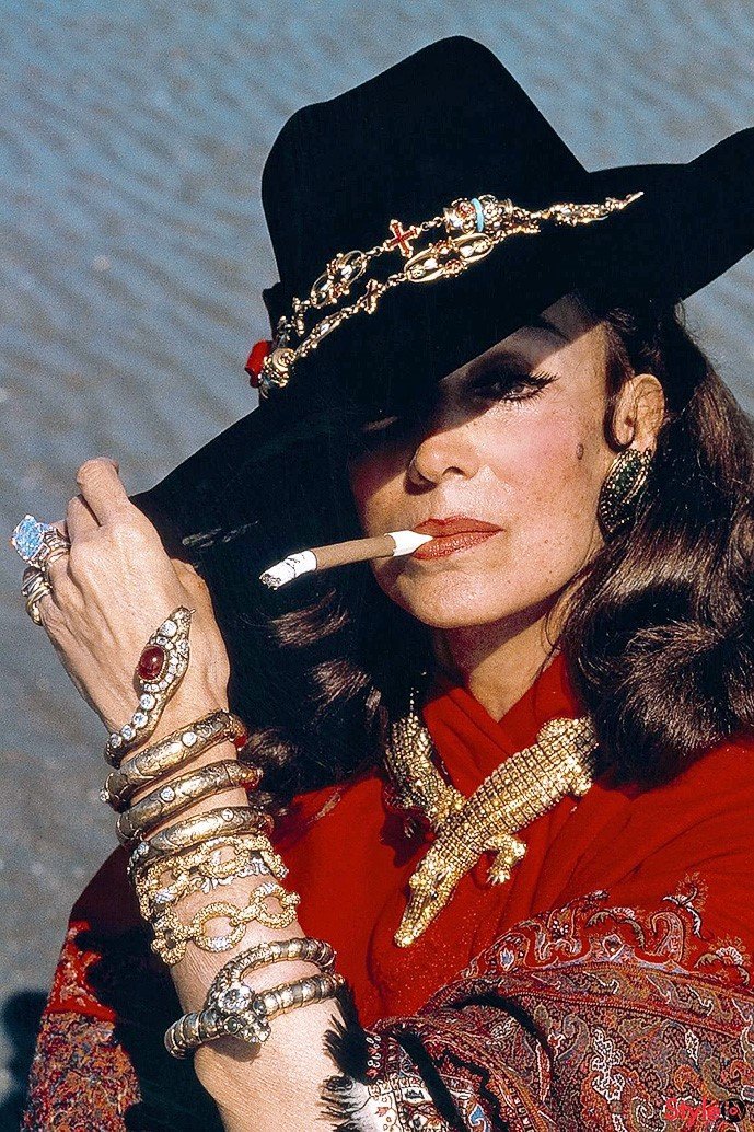 Мария Феликс, звезда мексиканского кино, в знаменитом колье «Крокодилы» (1975) от Cartier