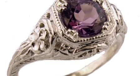 Страсть коллекционеров – старинные серебряные кольца, золотые браслеты и фантастические сны