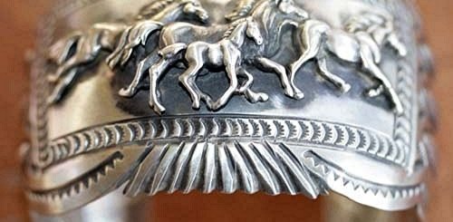 Отправляемся в Индию, чтобы купить кольцо мужское серебряное