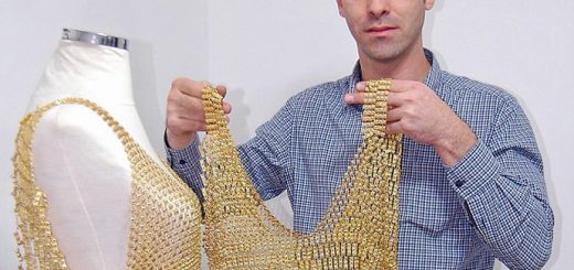 Ослепительное платье за $139,000 полностью выполненное из золота