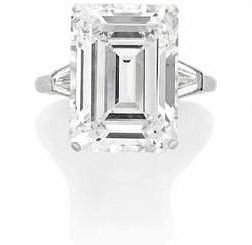 На аукционе Christie кольцо с бриллиантом в 10.93 карат было продано за $ 1 миллион