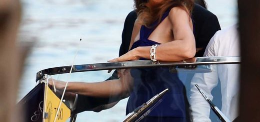 Американская супермодель Синди Кроуфорд надела бриллианты известного ювелирного бренда «Harry Winston» на свадьбу Джорджа Клуни
