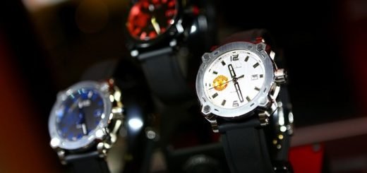 Часовой бренд Bulova преподносит в дар часы футбольному клубу «Манчестер Юнайтед» и запускает в продажу новую коллекцию