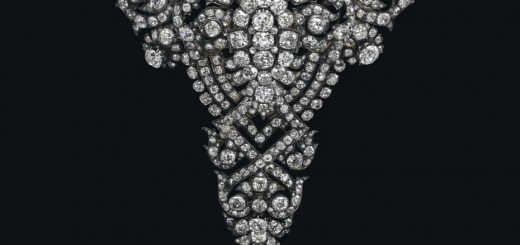 Жемчужиной аукциона Кристис «Великолепные драгоценности» в Женеве стала королевская бриллиантовая брошь