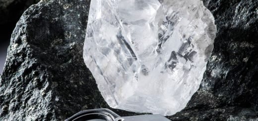 Огромные алмазы остались в камнях, из которых построили дорогу в Анголе