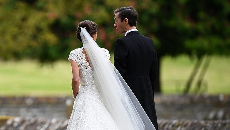 Пиппа Миддлтон дополняет подвенечное платье украшениями от британского бренда