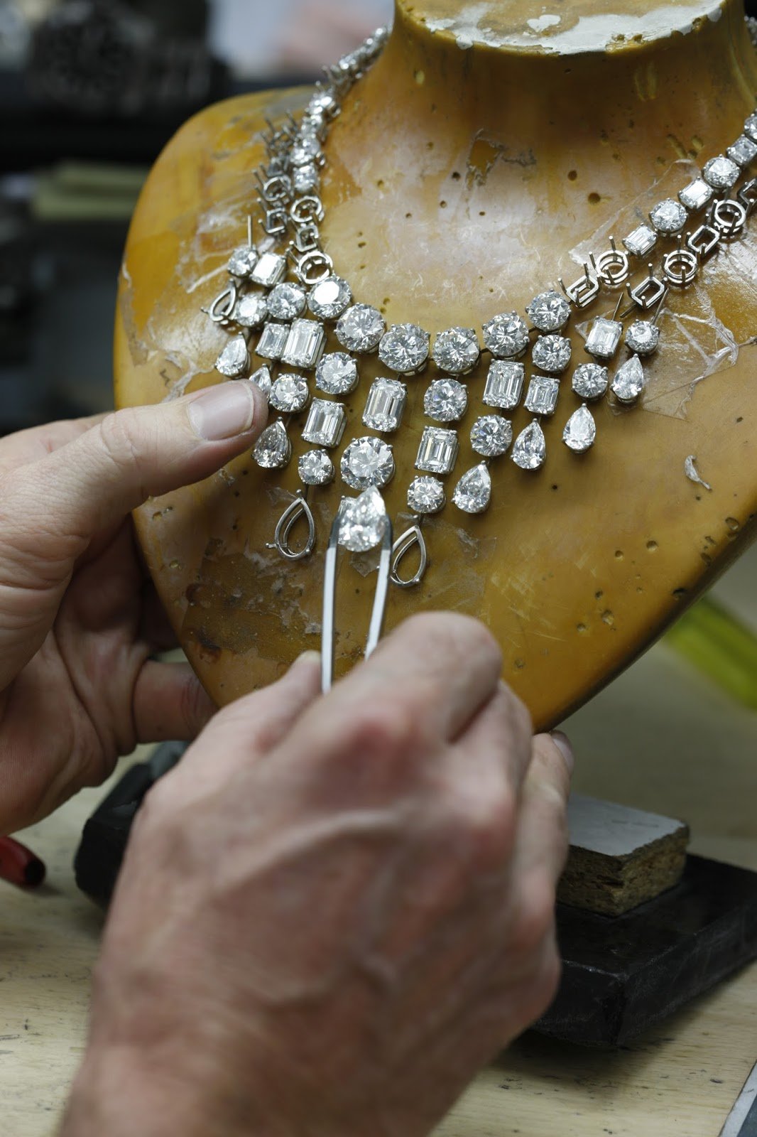 В мастерской Graff, где производят самые эксклюзивные ювелирные украшения в мире