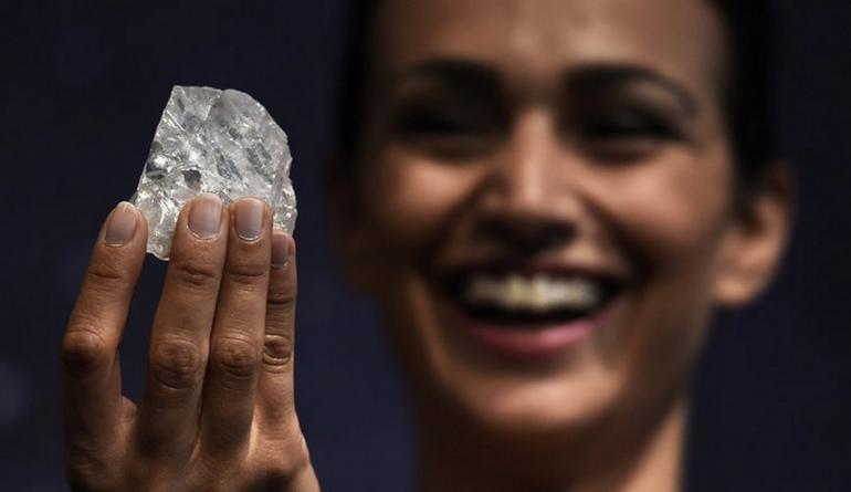 Алмаз в 1,109 карат – слишком большой, чтобы быть проданным!