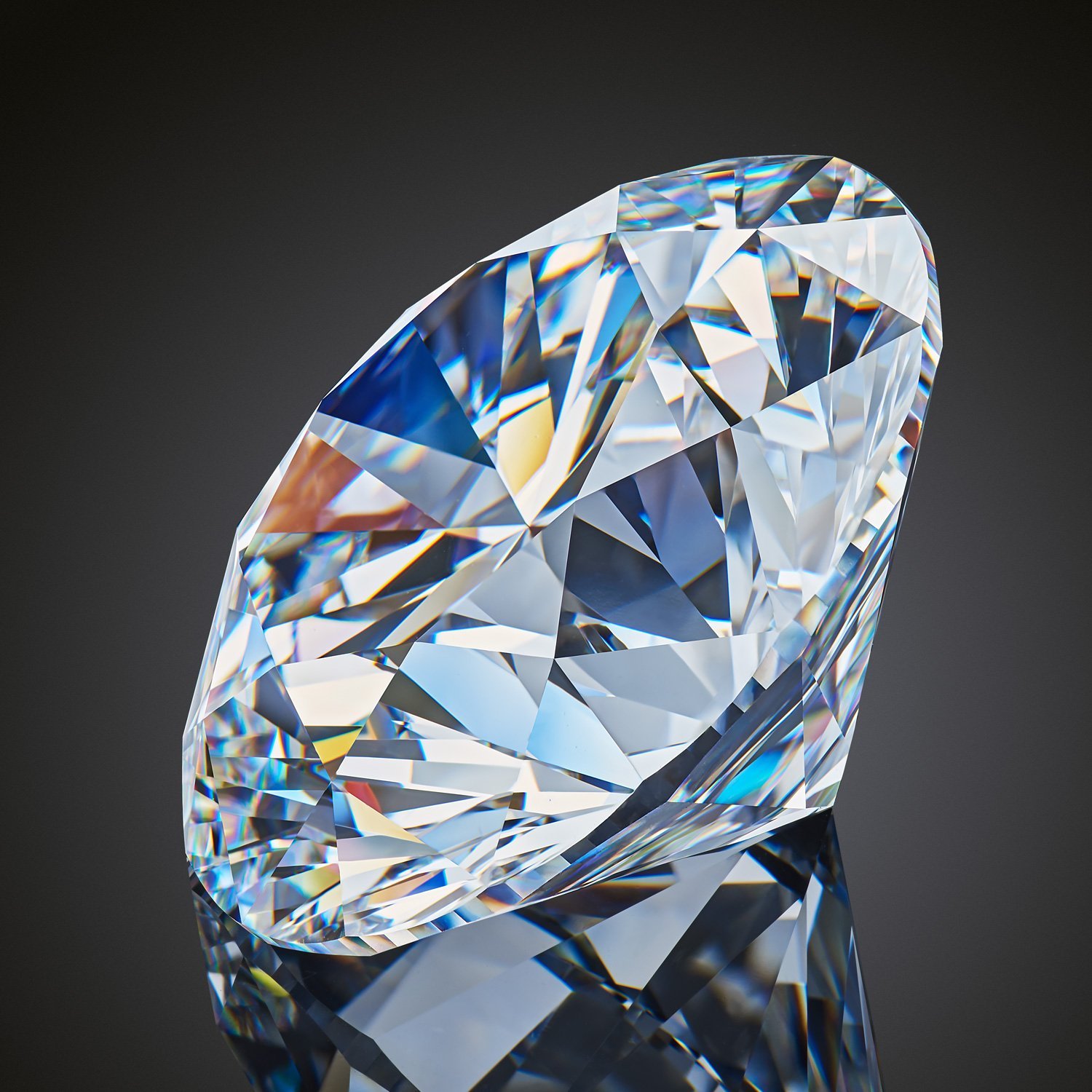 «Алроса» представила бриллиант «Династия» весом 51 карат