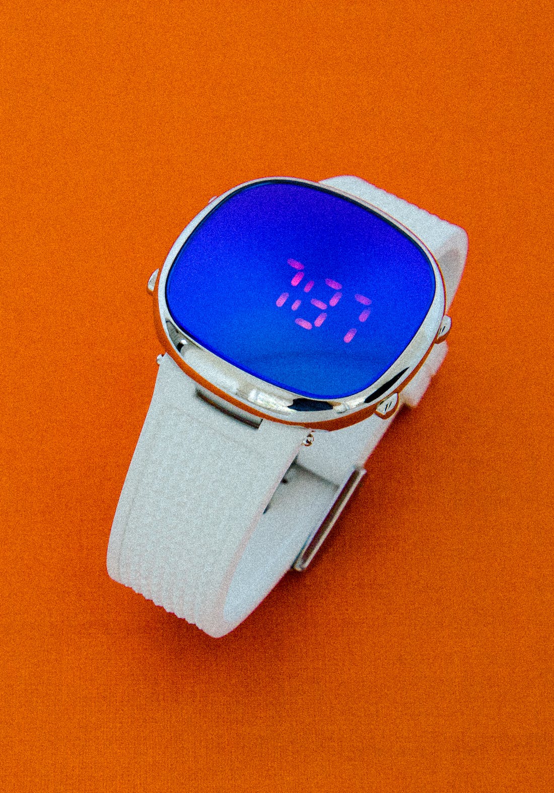 Мэри-Кейт и Эшли Олсен создали ваши новые любимые повседневные часы