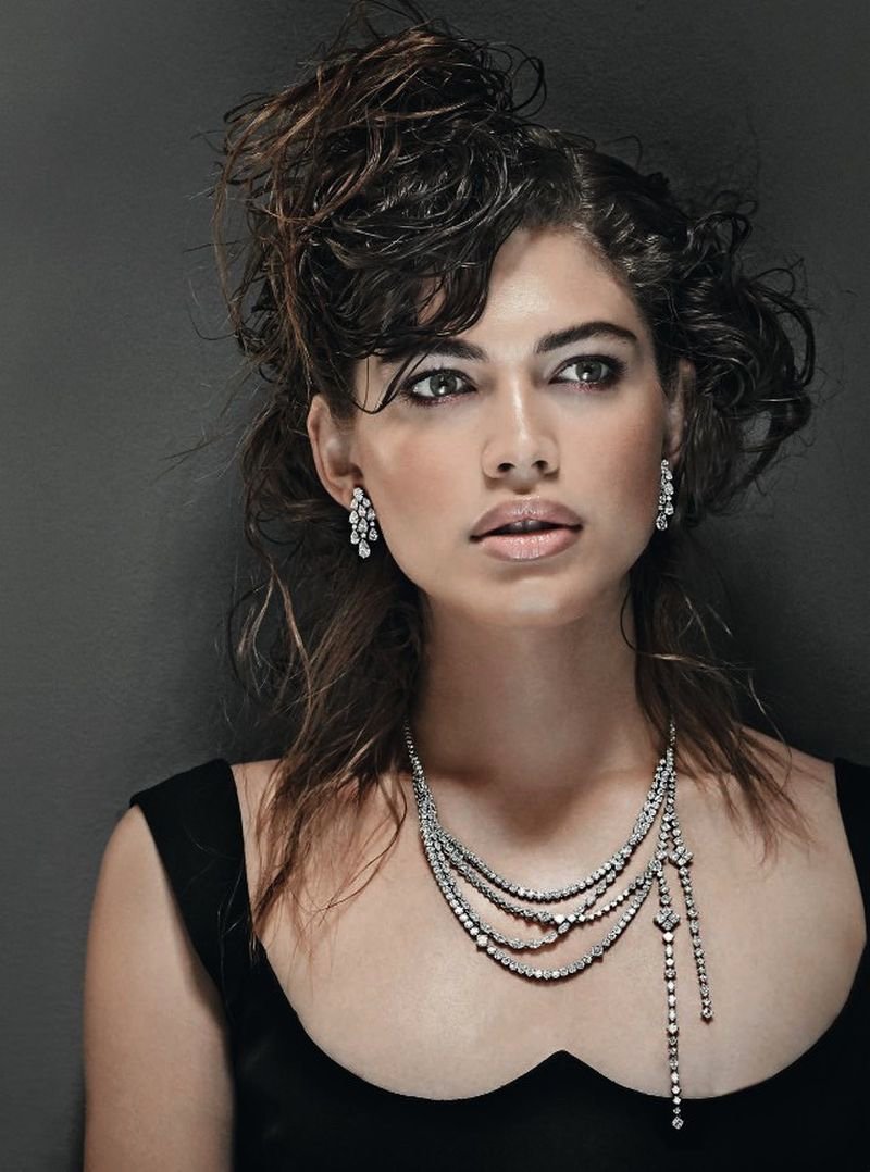 Валентина Сампайо в люксовых ювелирных украшениях для итальянского Vanity Fair
