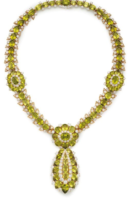 "Безупречный" бриллиант и любимые драгоценности Пегги Рокфеллер: основные моменты с аукциона Кристис “Великолепные драгоценности” в Нью-Йорке