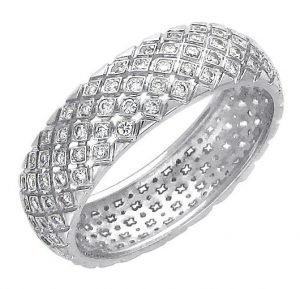 5 вещей, которые необходимо сделать, прежде чем купить ей обручальное кольцо с бриллиантом