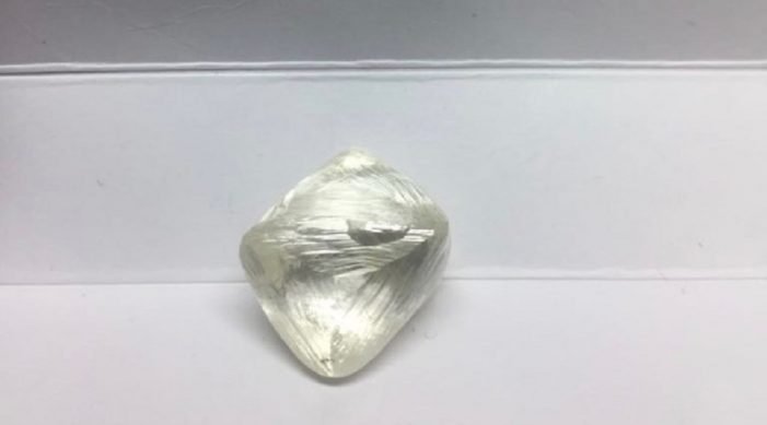 Компания Tango продала 42,26-каратный алмаз с рудника Oena по цене 11 267 долларов за карат