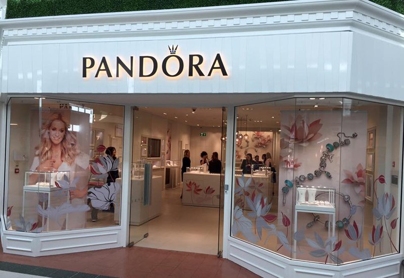 Pandora пала жертвой непрекращающейся череды грабежей ювелирных магазинов в Великобритании