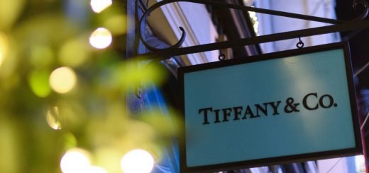 По результатам нового исследования компания Tiffany & Co была названа одним из самых уважаемых ретейлеров в Соединённом Королевстве