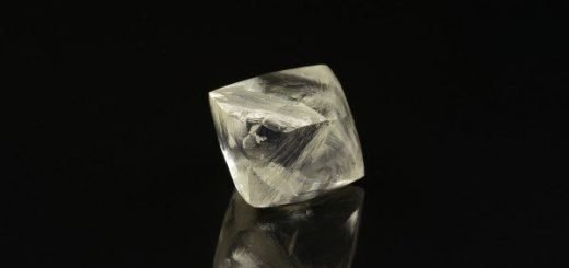 АЛРОСА назвала крупный алмаз в честь знаменитого якутского геолога