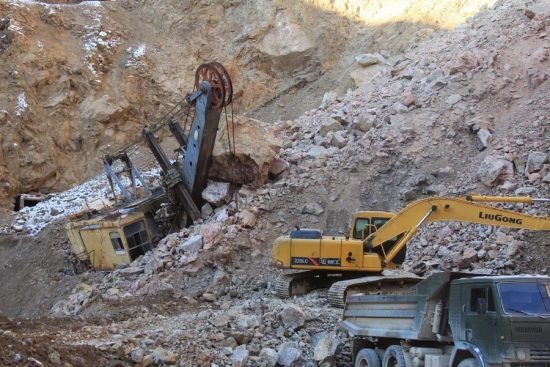 Таджикистан в янв-июне увеличил добычу золота на 54%