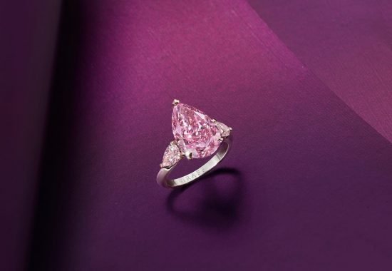 Graff представляет новое кольцо, изготовленное с использованием розового бриллианта Лесото весом 13,33 карата.