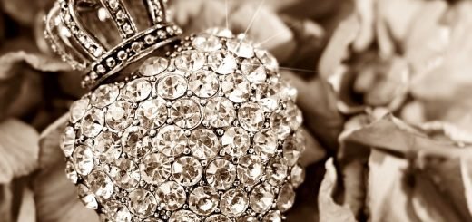 Цель новой кампании АПА в поддержку природных бриллиантов – борьба с существующими заблуждениями