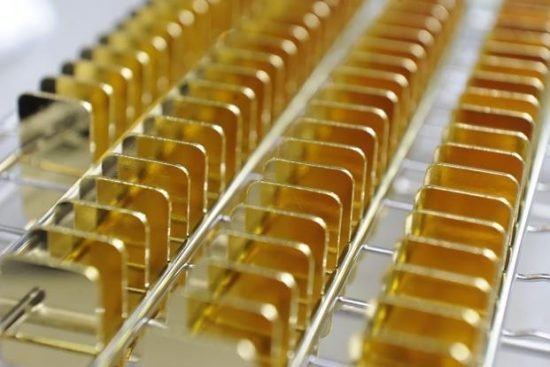 Биржа в Шанхае сделала Китай центром торговли золотом