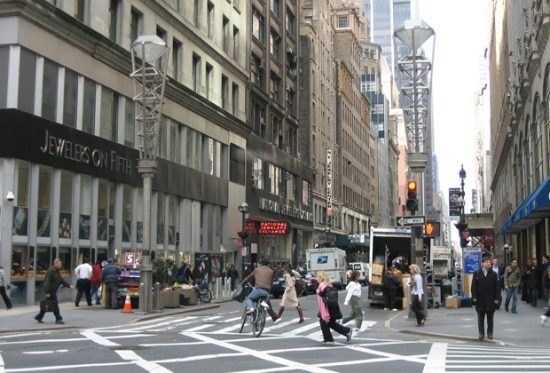 Алмазные доны: Кто прославил самую богатую улицу Нью-Йорка