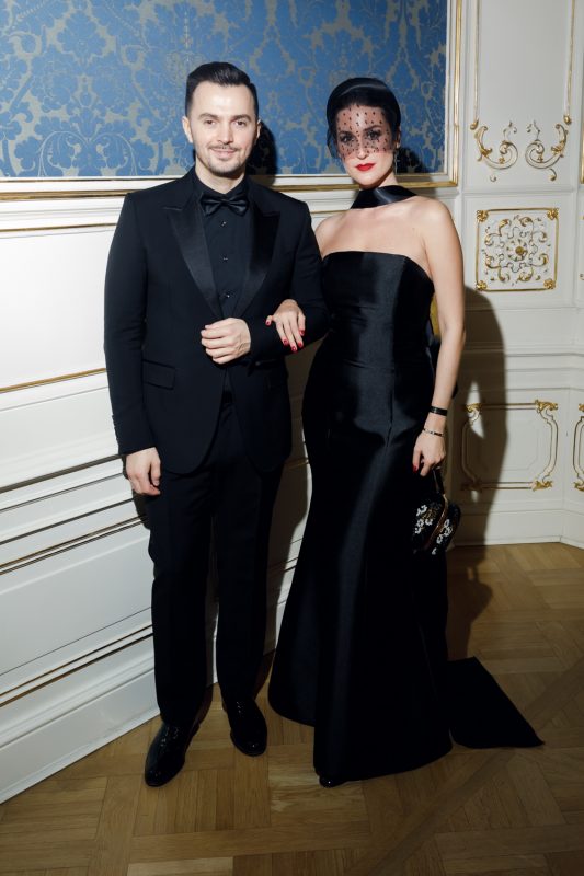 Почему ювелирный дизайнер окрасил Санкт-Петербург в черный цвет?