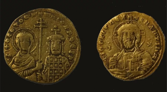 На Кубани нашли золотые монеты 10 века
