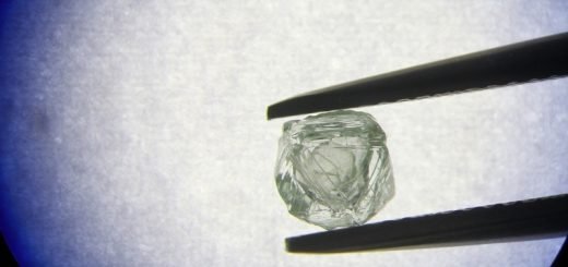 АЛРОСА определила будущую судьбу уникального алмаза-матрешки