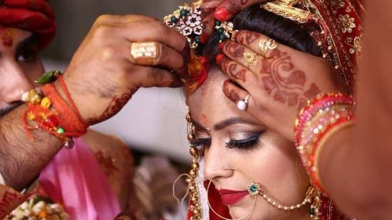 Правительство Индии подарит каждой невесте золото