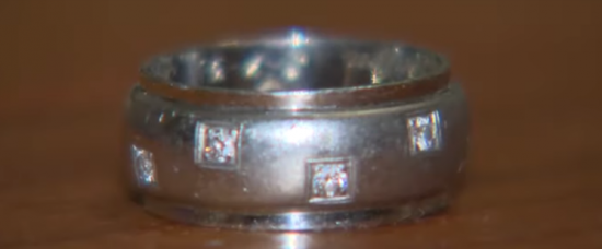 В США женщине вернули обручальное кольцо, которое она потеряла более 30 лет назад