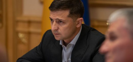 Президент Украины подписал закон об урегулировании добычи янтаря