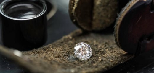 Французские ювелиры переходят на искусственные бриллианты