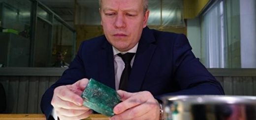 Редкий полукилограммовый изумруд, найденный в Свердловской области, может купить Гохран