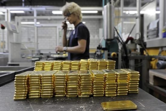 В феврале импорт золота Индией снизился на 9%
