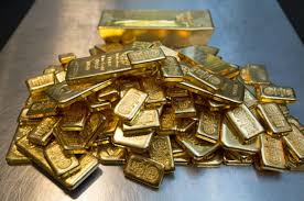 Россияне лихорадочно скупают золотые монеты и слитки
