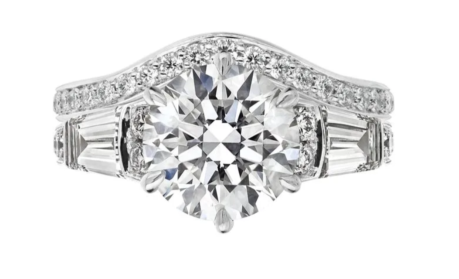 Стало известно, как выглядит обручальное кольцо принцессы Беатрис.