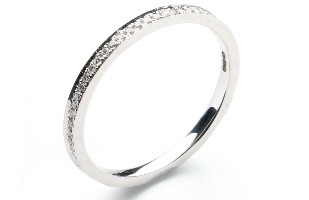 Принц Уильям купил Кейт это кольцо, когда родился принц Джордж