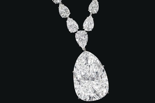 Бриллиантовое ожерелье на аукционе Christie's в Нью-Йорке принесло ,3 млн