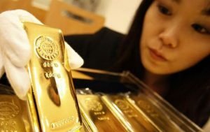 Китай почти год не закупал золото в резервы