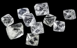 Россия во II квартале в 7 раз сократила экспорт алмазов